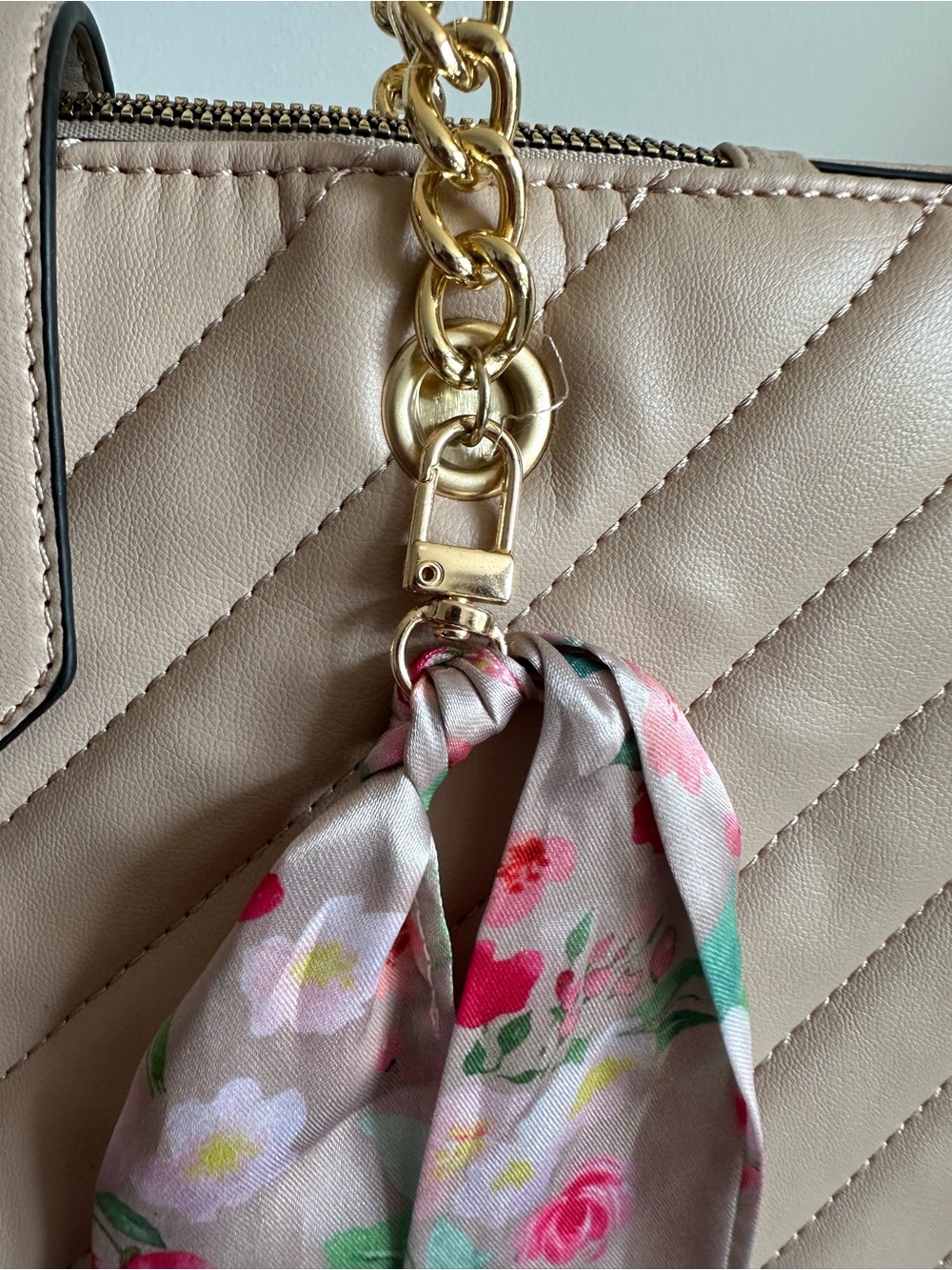 Ardene Taupe Quilted Shoulder Bag with Gold Chain and Floral Scarf - Picture 3 of 15